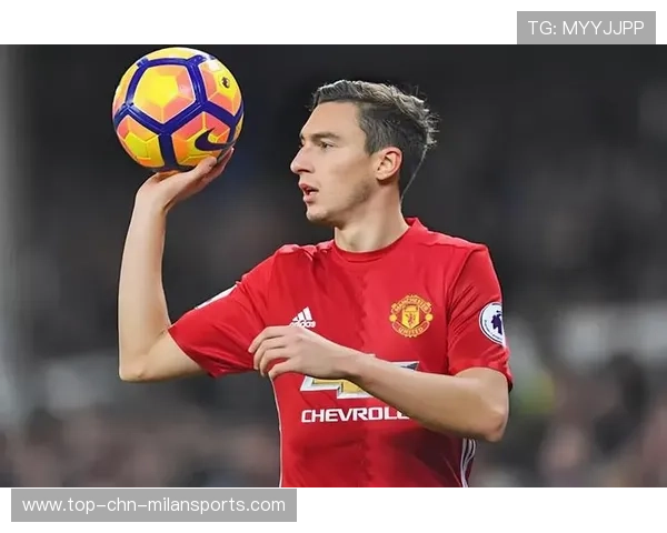 AC米兰青训传球课：小将学会在狭小空间快速出球